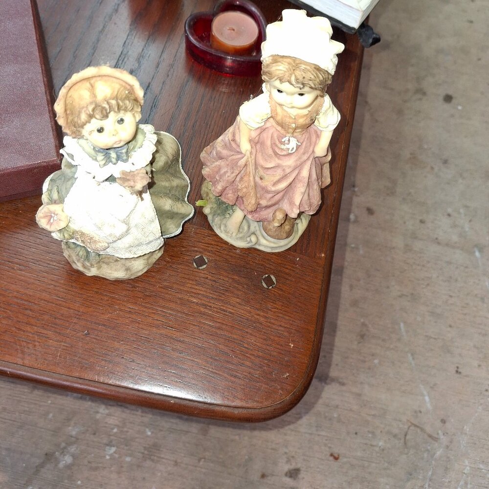 Figurines